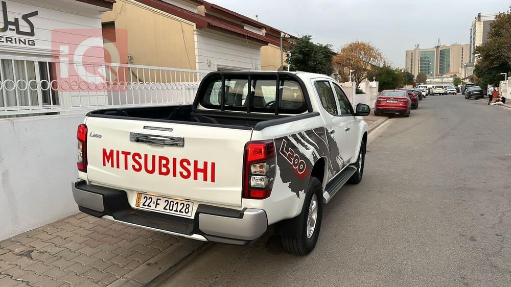 میتسوبیشی L200